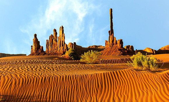 20100531-Monument Valley-4863B Layered with cloudsC